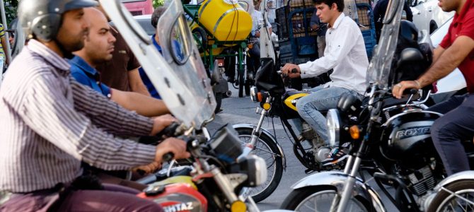 Provoz na teheránských ulicích / Traffic in the streets of Tehran